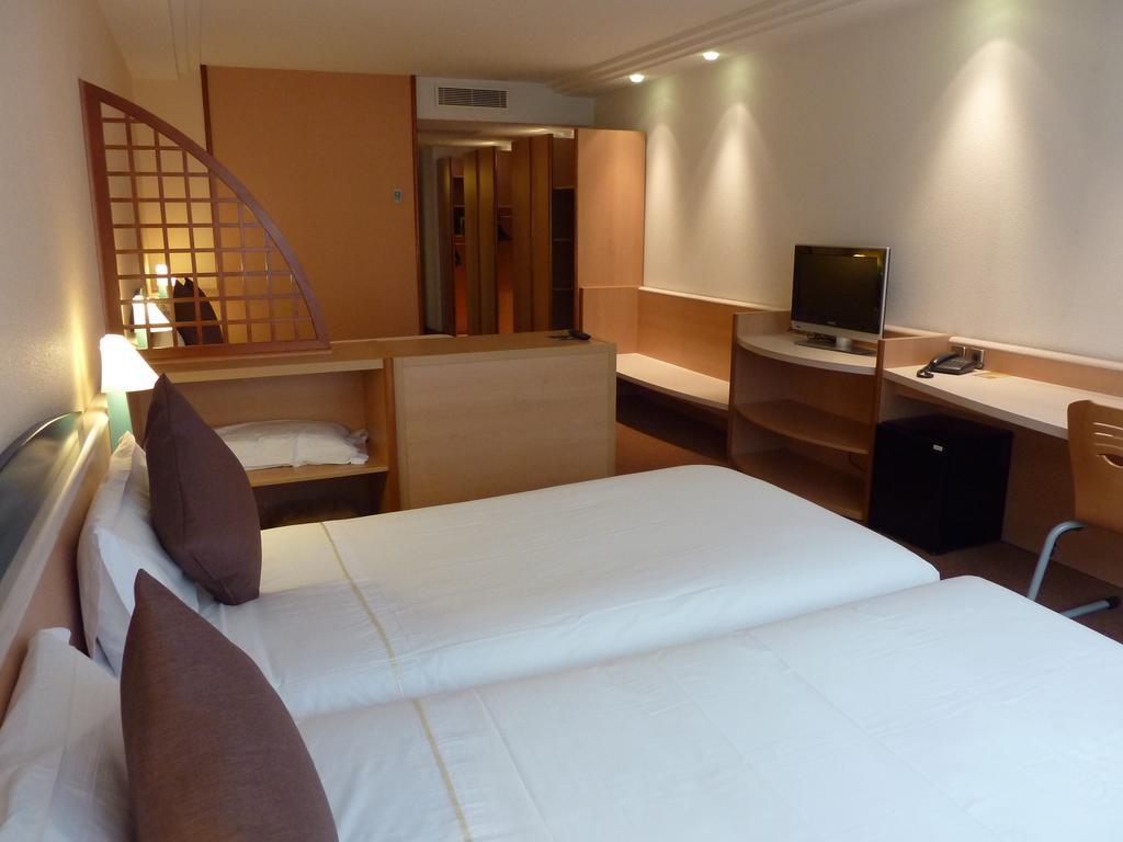 Hotel Tropical Les Escaldes Номер фото