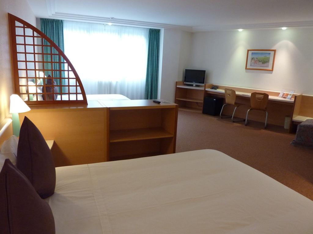 Hotel Tropical Les Escaldes Екстер'єр фото