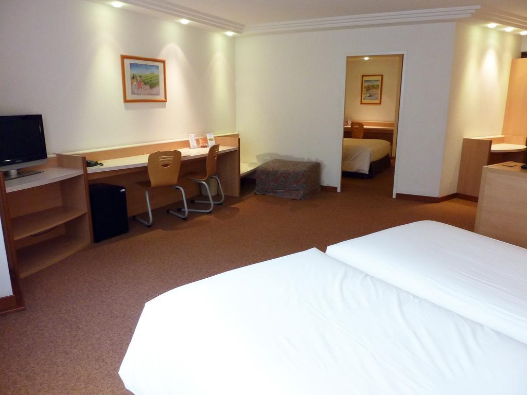 Hotel Tropical Les Escaldes Екстер'єр фото