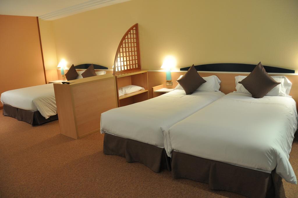 Hotel Tropical Les Escaldes Екстер'єр фото