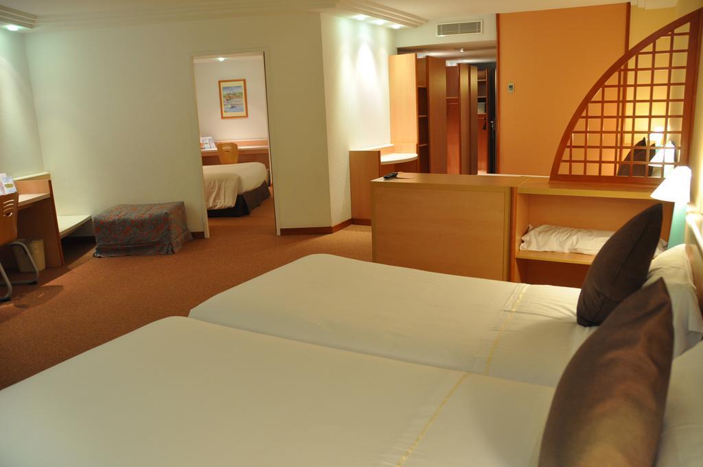 Hotel Tropical Les Escaldes Екстер'єр фото