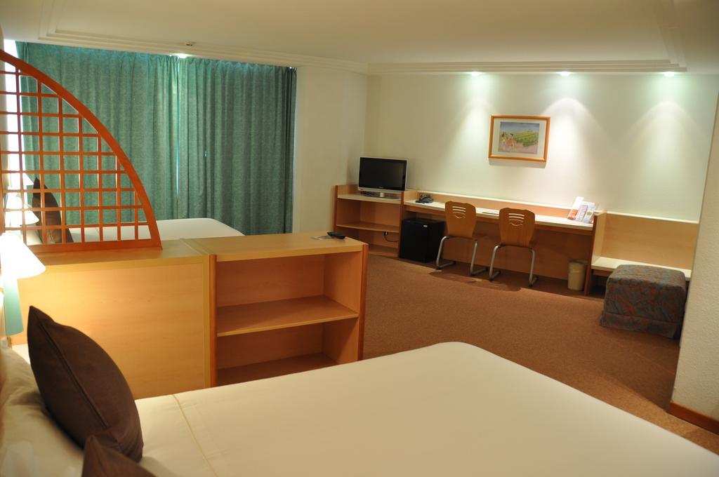 Hotel Tropical Les Escaldes Екстер'єр фото